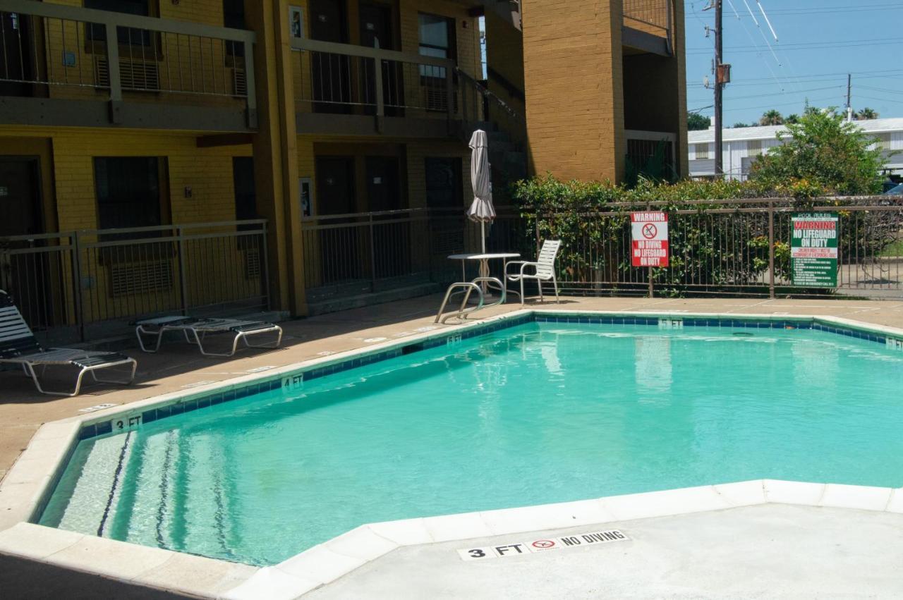 America'S Inn Houston/Stafford /Sugarland Exterior photo